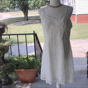 Dress white size L juniors almost new.